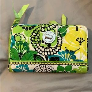 Lime’s up/ turn lock Wallet